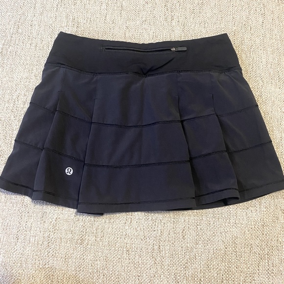 lululemon athletica Dresses & Skirts - SOLD ON DEPOP Lululemon Mid-Rise skirt